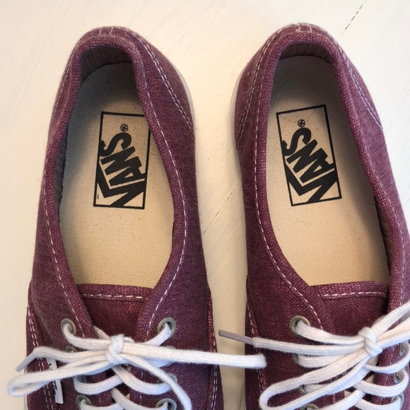Vans - Picture 2 of 4